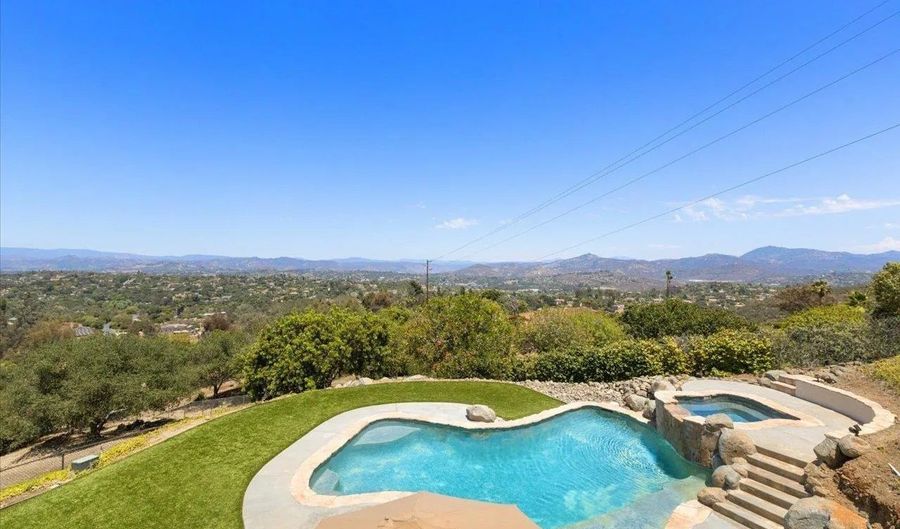 1033 Via Contenta, Escondido, CA 92029 - 3 Beds, 4 Bath