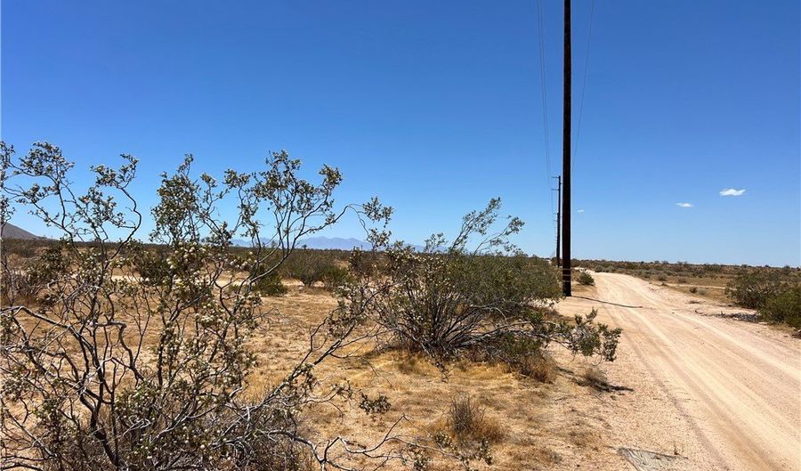 1 Del Oro Rd, Apple Valley, CA 92308 - 0 Beds, 0 Bath