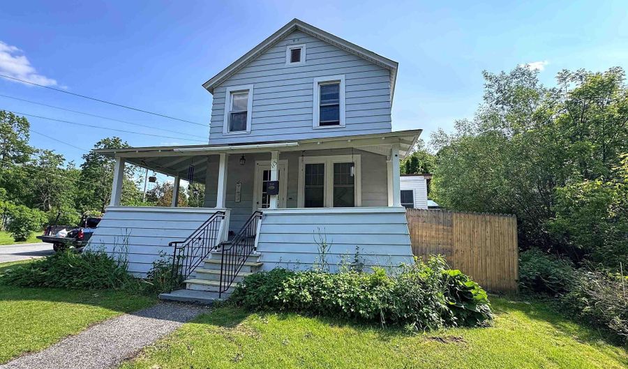 113 Main St, Bennington, VT 05201 - 3 Beds, 1 Bath