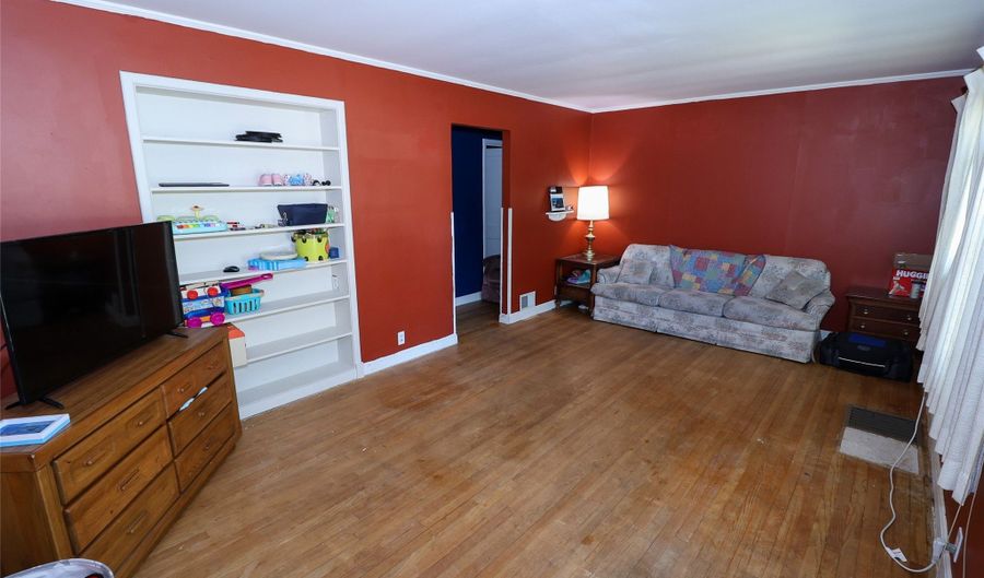 603 1st Ave S, Altoona, IA 50009 - 3 Beds, 2 Bath