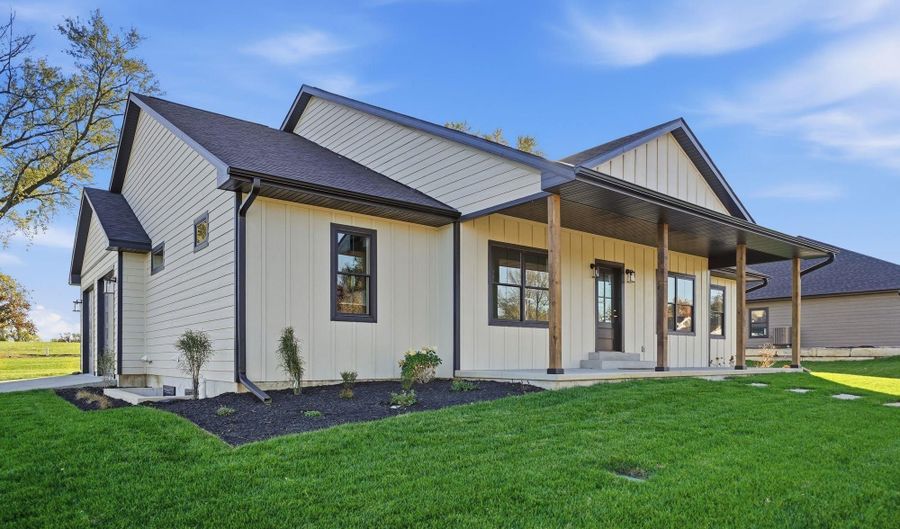 702 Spring St, Adams, NE 68301 - 5 Beds, 3 Bath