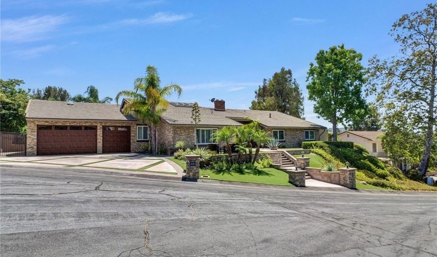 375 S Via Montanera, Anaheim, CA 92807 - 4 Beds, 3 Bath