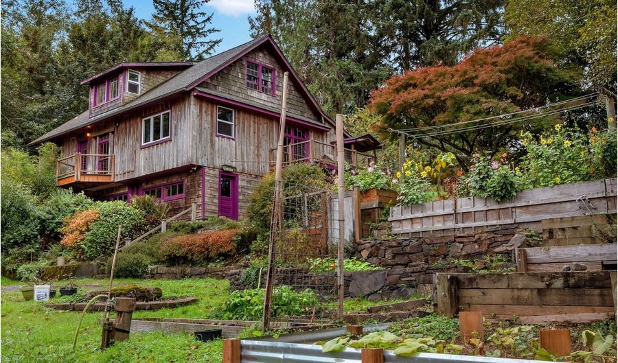 44072 Anderson Ln, Astoria, OR 97103 - 3 Beds, 2 Bath