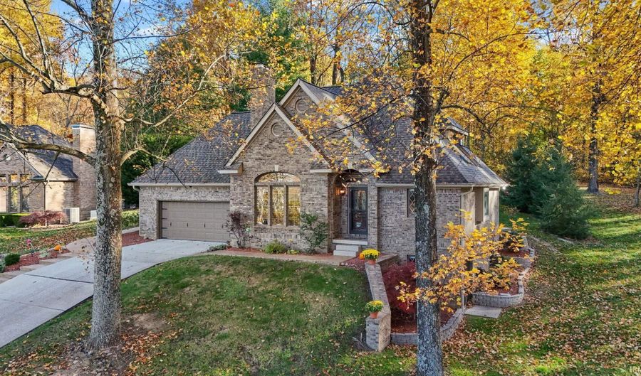 209 River Dr, Bloomfield, IN 47424 - 4 Beds, 4 Bath