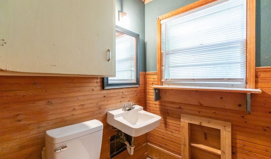 701 Forrest Ave, Abilene, TX 79603 - 4 Beds, 2 Bath