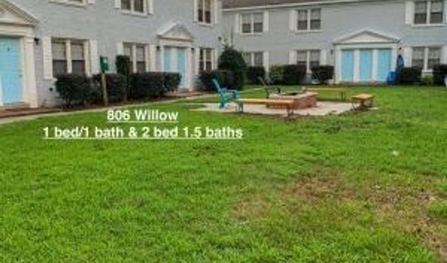 806 Willow St, Greenville, NC 27858 - 2 Beds, 2 Bath