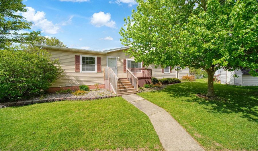 704 Hidden River Dr, Adrian, MI 49221 - 3 Beds, 2 Bath