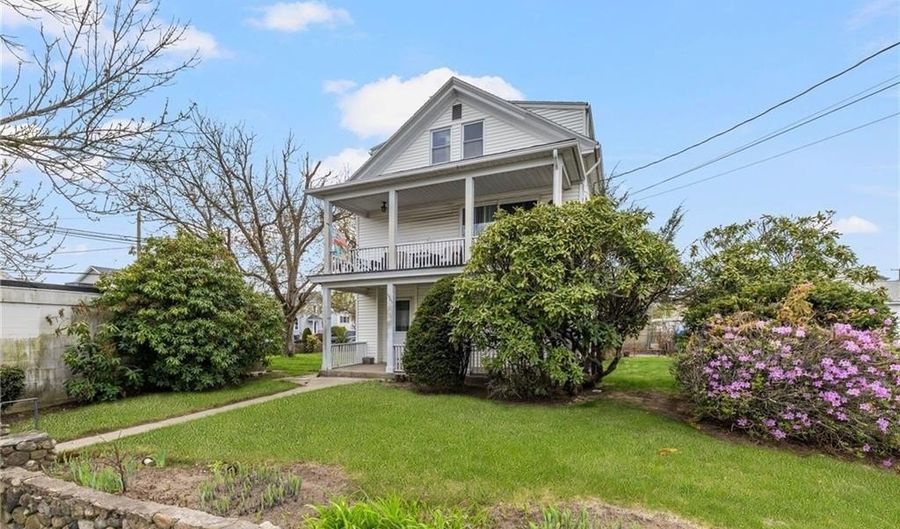 1561 Cranston St 1, Cranston, RI 02920 - 2 Beds, 1 Bath