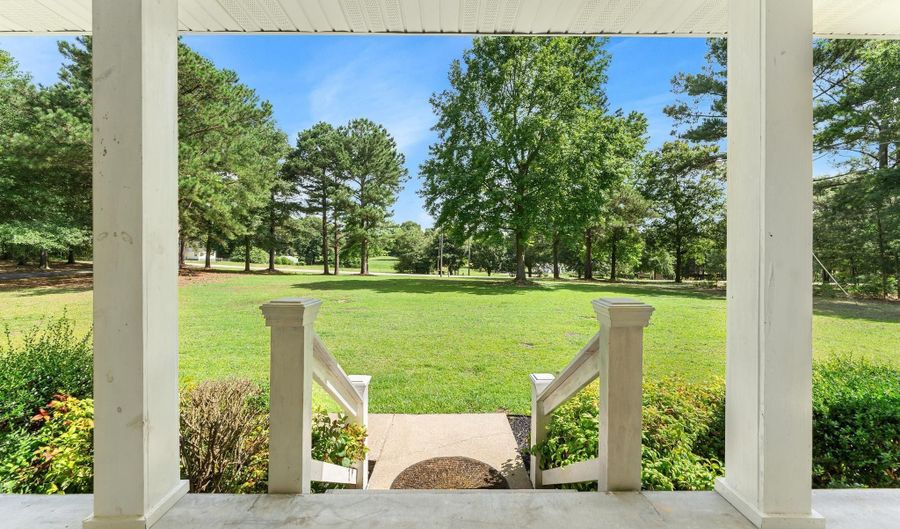 665 Center Of The World, Canon, GA 30520 - 3 Beds, 2 Bath