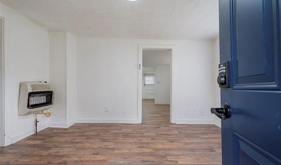 816 S Choctaw Ave, Bartlesville, OK 74003 - 2 Beds, 1 Bath
