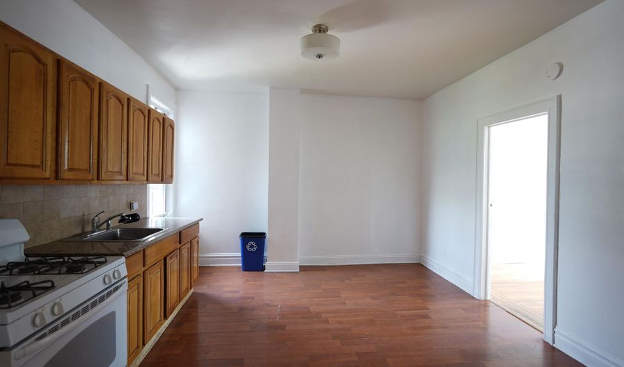 573 AVENUE E 6, Bayonne, NJ 07002 - 2 Beds, 1 Bath