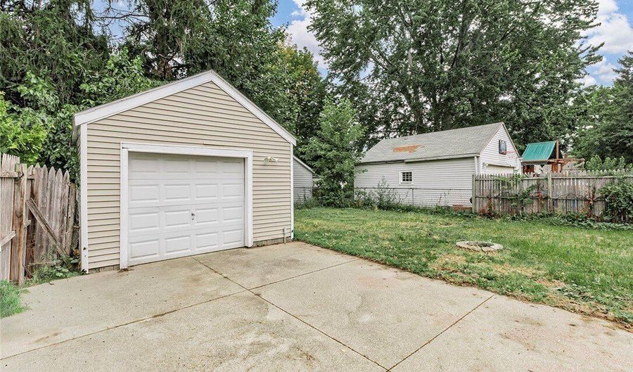 1237 CRESCENT Dr, Painesville, OH 44077 - 3 Beds, 2 Bath