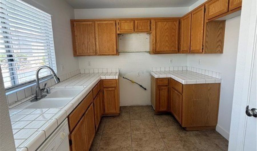 2375 CLIFFWOOD Dr, Henderson, NV 89074 - 3 Beds, 2 Bath