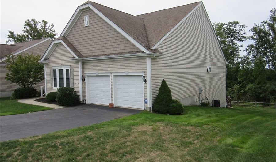 537 Putting Green Ln 537, Oxford, CT 06478 - 2 Beds, 2 Bath