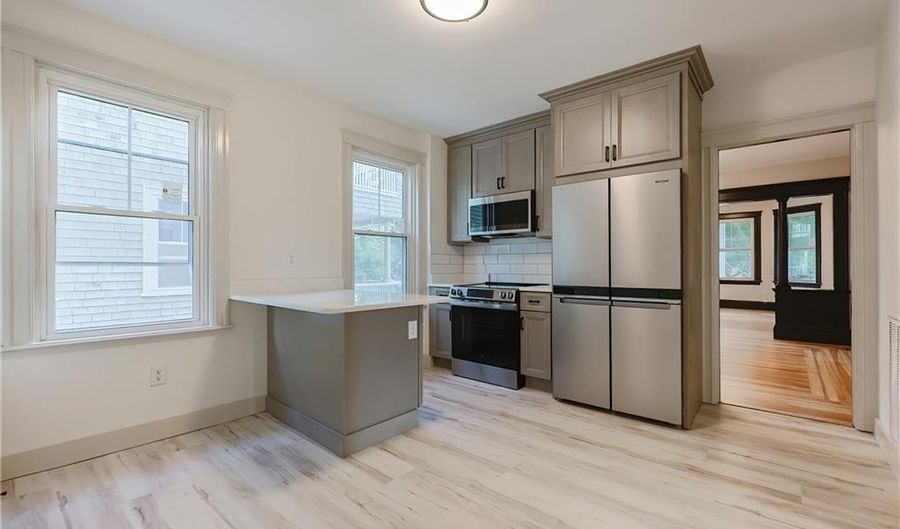 65 Burton St 2, Bristol, RI 02809 - 3 Beds, 1 Bath