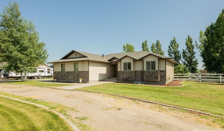 57 W 100 N, Blackfoot, ID 83221 - 5 Beds, 3 Bath