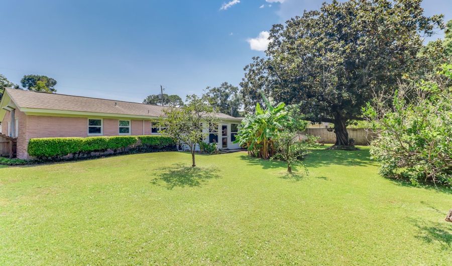 2146 Driftwood Dr, Biloxi, MS 39531 - 3 Beds, 2 Bath