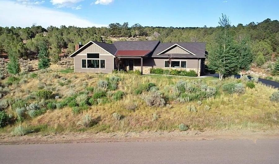 951 Hidden Valley Dr, Glenwood Springs, CO 81601 - 3 Beds, 4 Bath