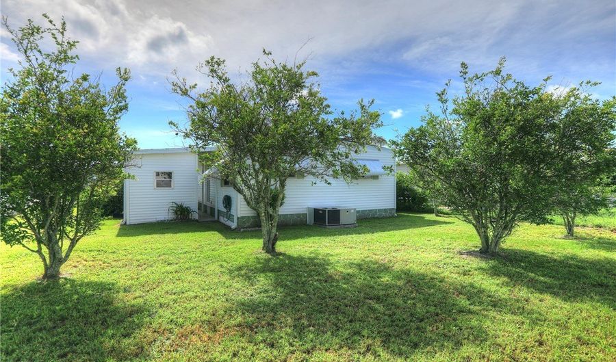 912 Oriole Cir, Barefoot Bay, FL 32976 - 2 Beds, 2 Bath