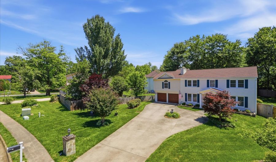 4003 KLOMAN St, Annandale, VA 22003 - 6 Beds, 4 Bath