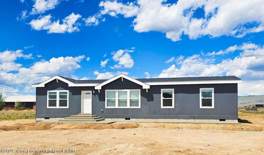 11 ARAPAHO TRL Trl, Boulder, WY 82923 - 3 Beds, 2 Bath