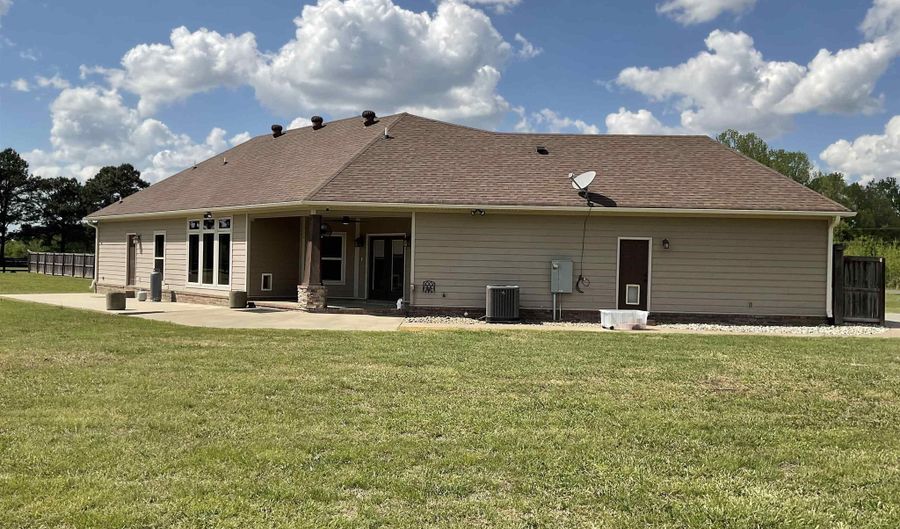 175 Vernon Harvey Rd, Beebe, AR 72143 - 3 Beds, 3 Bath