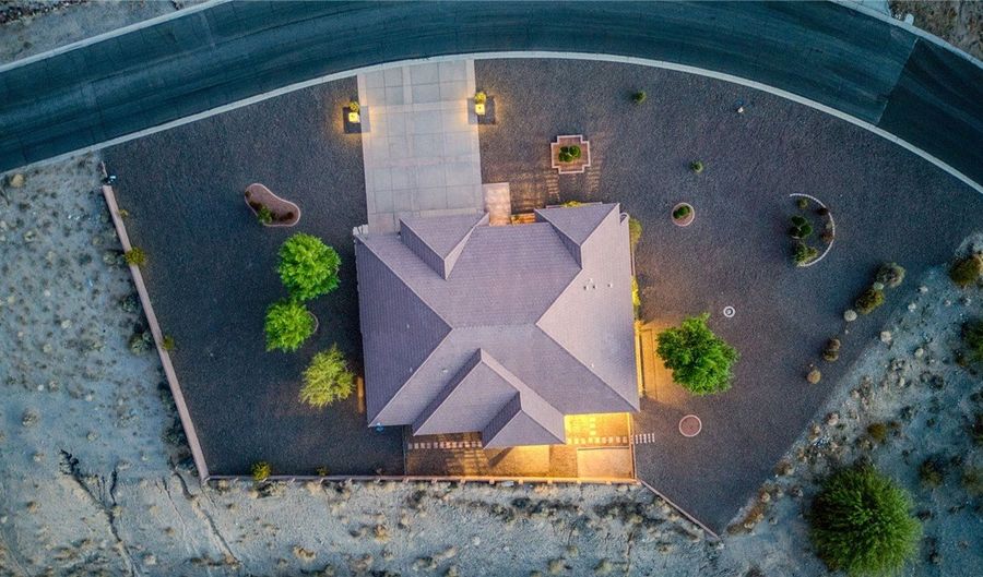 1805 Stovall St, Bullhead City, AZ 86442 - 4 Beds, 3 Bath