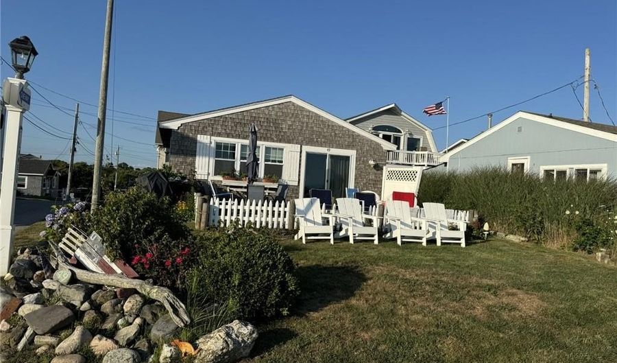 49 Shore Rd, Narragansett, RI 02882 - 2 Beds, 1 Bath