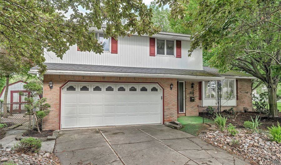8 Countryside Ct, Amherst, NY 14221 - 4 Beds, 2 Bath