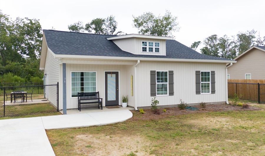 70 Blueberry St, Baxley, GA 31513 - 3 Beds, 2 Bath