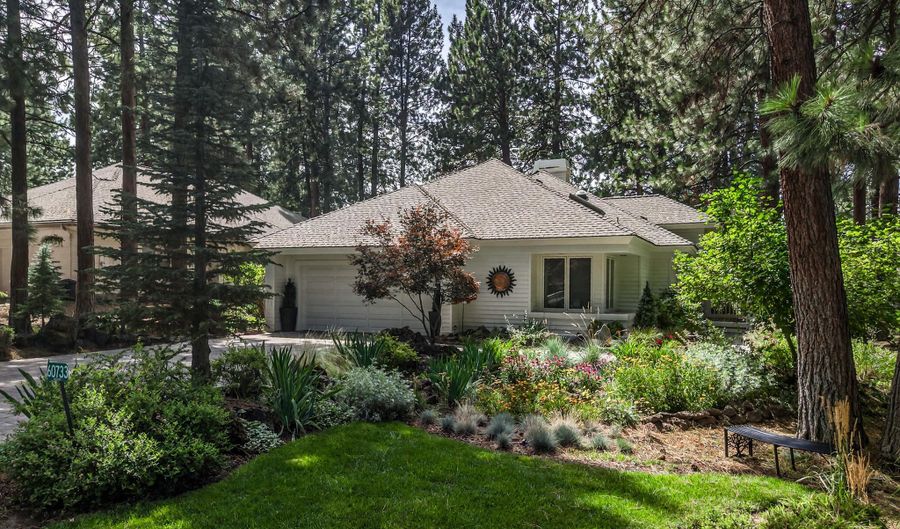 60733 Willow Creek Loop, Bend, OR 97702 - 2 Beds, 2 Bath