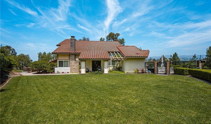 186 S Donna Ct, Anaheim, CA 92807 - 4 Beds, 3 Bath