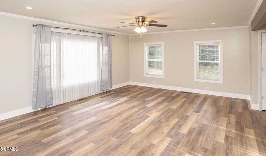 2003 King St, Beaufort, SC 29902 - 3 Beds, 2 Bath