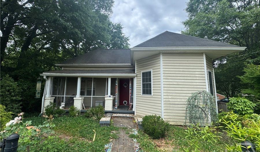 1734 E Broad St A, Athens, GA 30601 - 4 Beds, 2 Bath