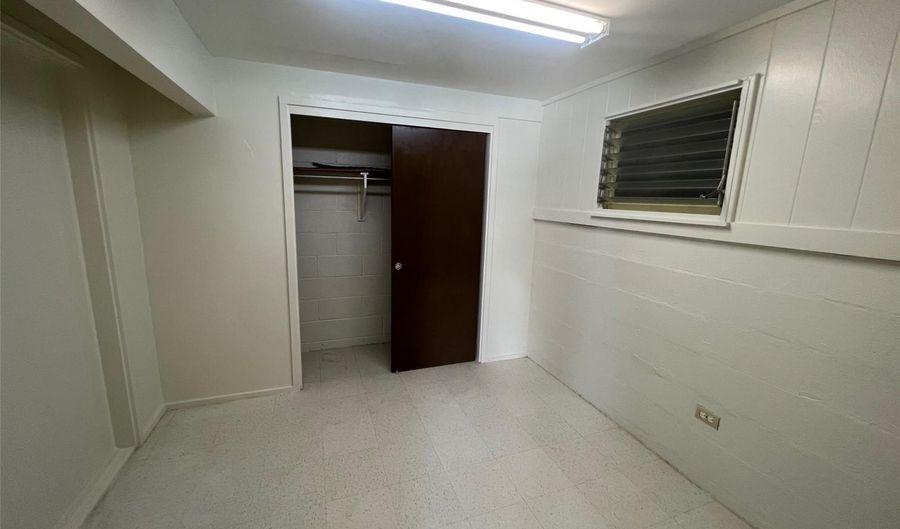 99-676 Halawa Dr, Aiea, HI 96701 - 2 Beds, 1 Bath