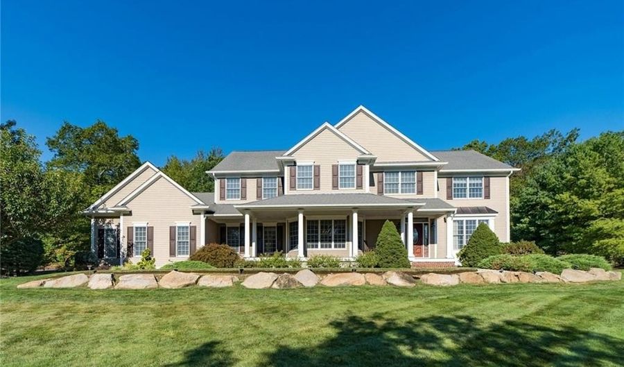 20 McPartland Way, East Greenwich, RI 02818 - 4 Beds, 5 Bath
