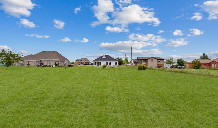 8644 Kelly Ln, Alvarado, TX 76009 - 3 Beds, 2 Bath