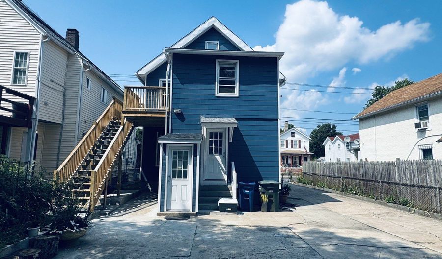 674 Ogden St 2, Bridgeport, CT 06608 - 3 Beds, 1 Bath
