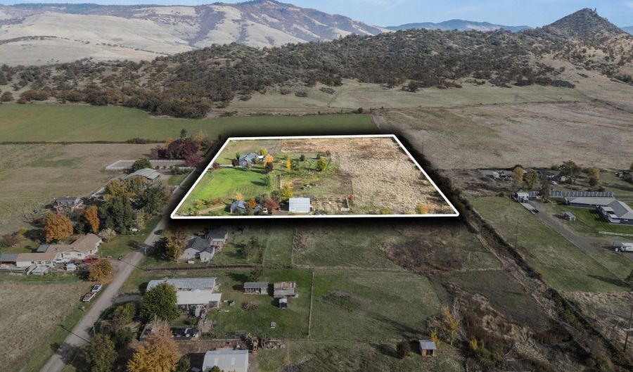 288 Maywood Way, Ashland, OR 97520 - 4 Beds, 2 Bath