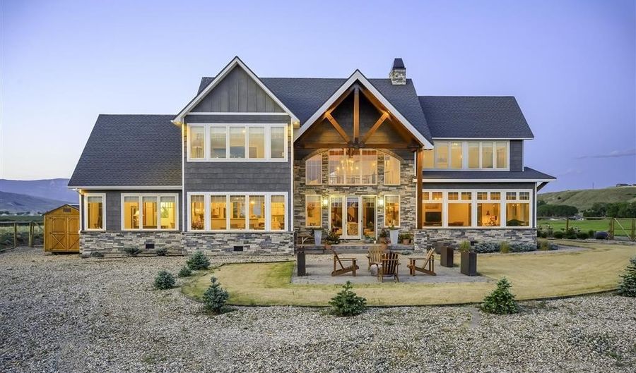 6 Whitney Dr, Cody, WY 82414 - 4 Beds, 2 Bath