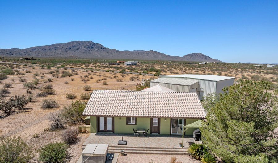 48023 N 518TH Ave, Aguila, AZ 85320 - 3 Beds, 3 Bath