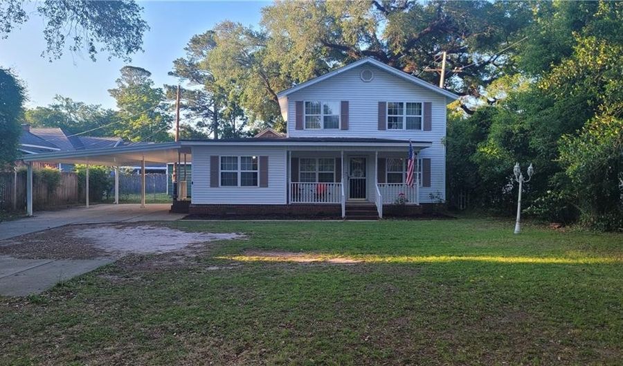 2356 Old Shell Rd, Mobile, AL 36607 - 3 Beds, 2 Bath