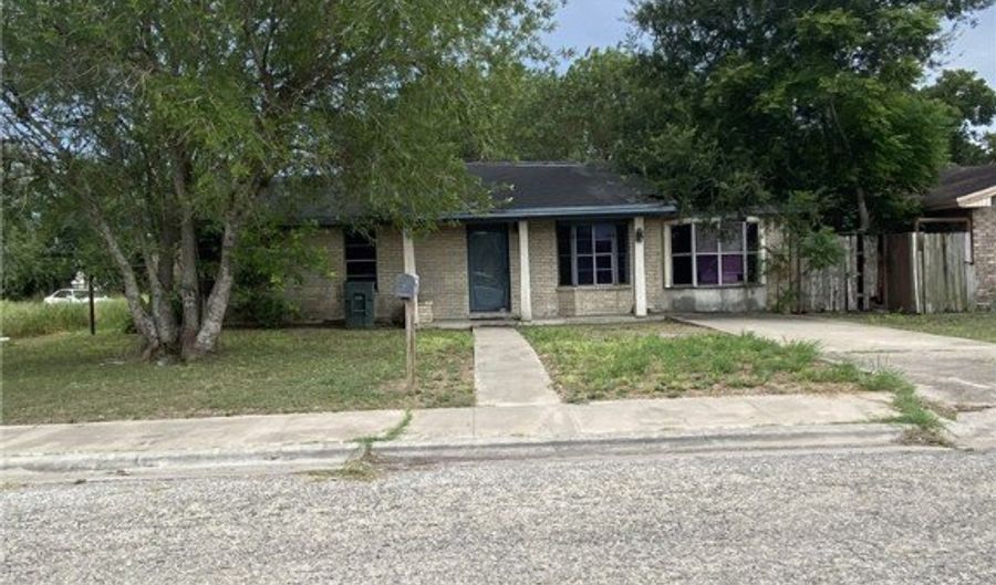 1021 W Main St, Alice, TX 78332 - 3 Beds, 1 Bath