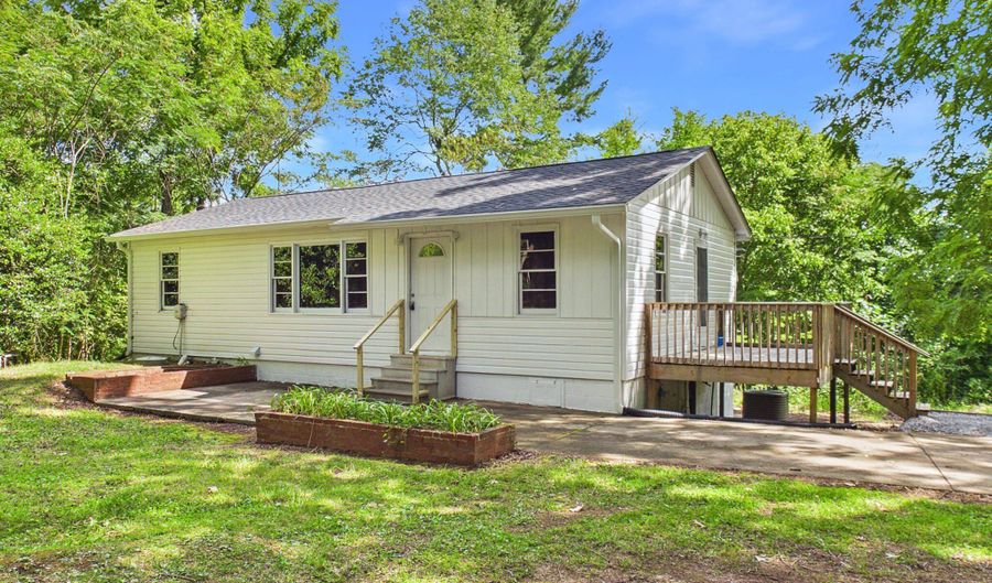 822 Ivory Rd, Athens, TN 37303 - 2 Beds, 1 Bath