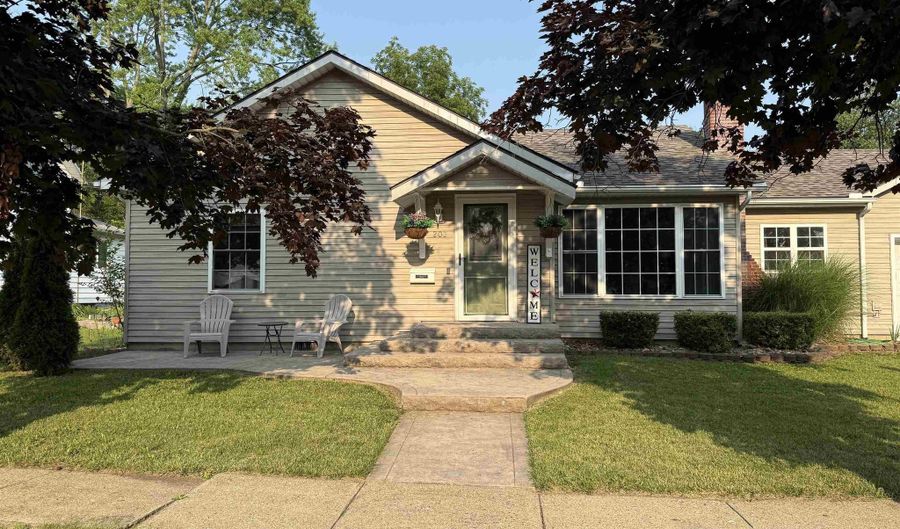 203 N Cross St, Angola, IN 46703 - 2 Beds, 1 Bath