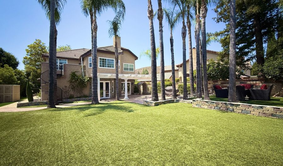 29608 Lazy Oak Pl, Agoura Hills, CA 91301 - 4 Beds, 3 Bath