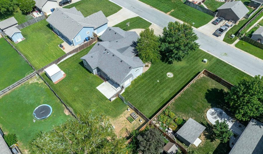 2801 N Danbury Rd, Augusta, KS 67010 - 5 Beds, 3 Bath