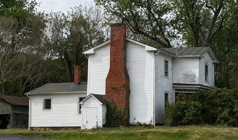 5386 OLD BARBOURSVILLE Rd, Barboursville, VA 22923 - 3 Beds, 2 Bath