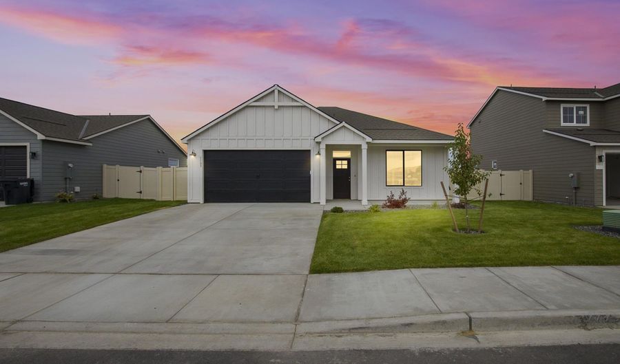 1109 18th St, Benton City, WA 99320 - 3 Beds, 2 Bath