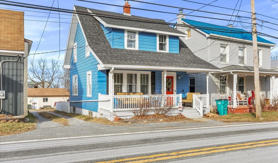 8118 MAPLEVILLE Rd, Boonsboro, MD 21713 - 3 Beds, 2 Bath